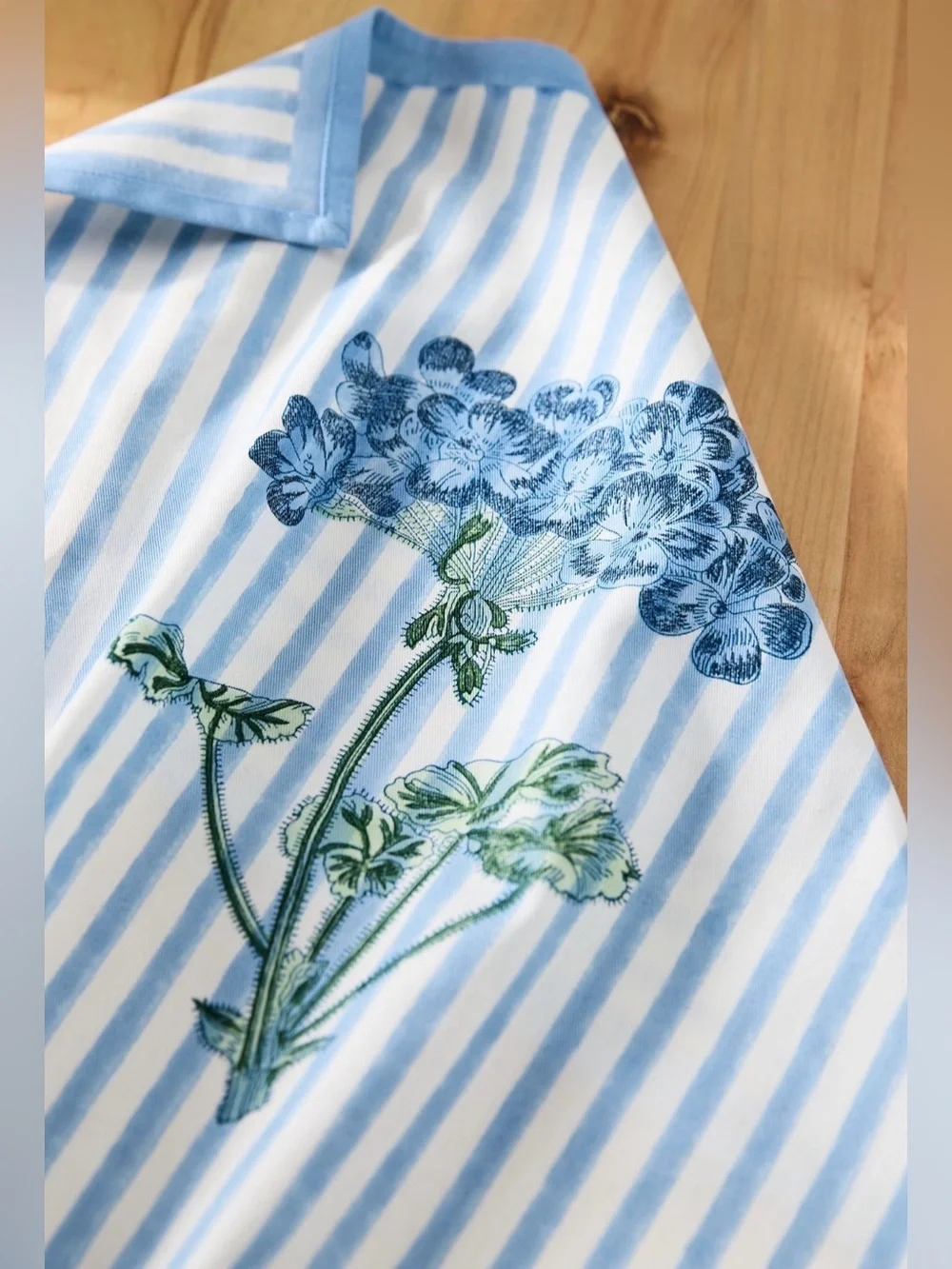 Anthropologie Hydrangea Napkins, Set of 4